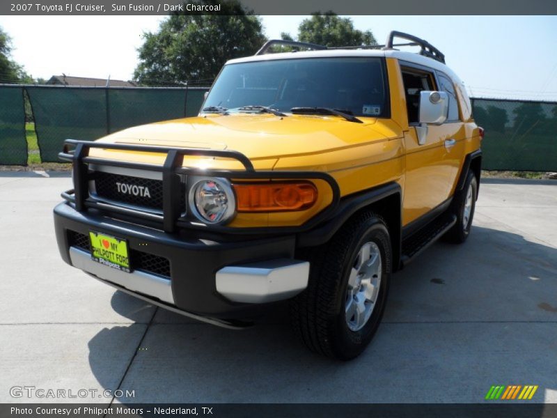 Sun Fusion / Dark Charcoal 2007 Toyota FJ Cruiser