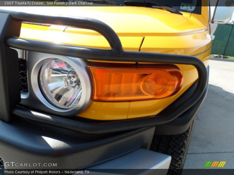 Sun Fusion / Dark Charcoal 2007 Toyota FJ Cruiser