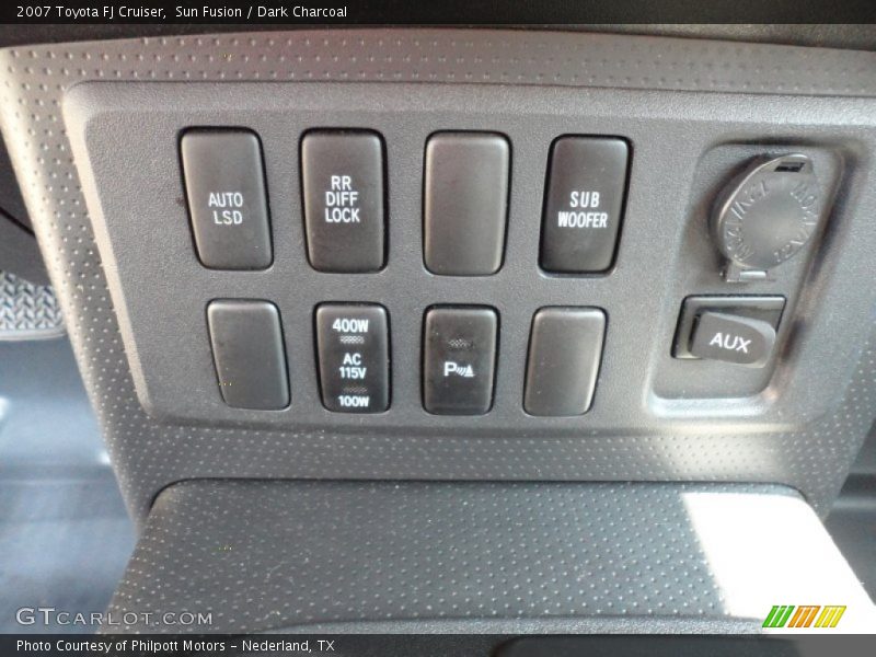 Sun Fusion / Dark Charcoal 2007 Toyota FJ Cruiser