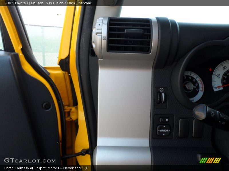 Sun Fusion / Dark Charcoal 2007 Toyota FJ Cruiser