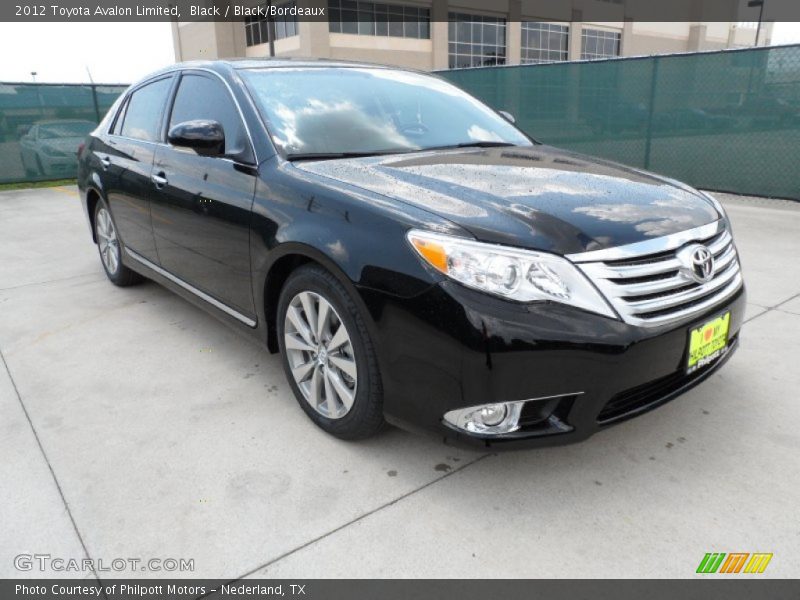 Black / Black/Bordeaux 2012 Toyota Avalon Limited