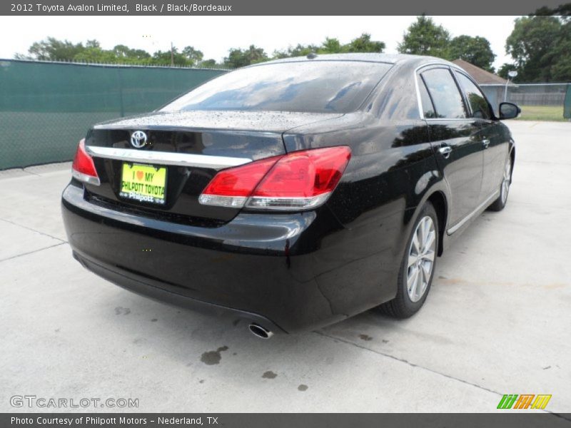 Black / Black/Bordeaux 2012 Toyota Avalon Limited