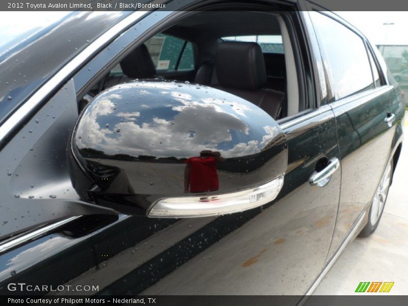 Black / Black/Bordeaux 2012 Toyota Avalon Limited