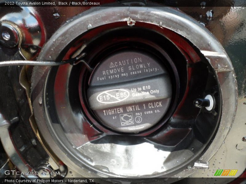 Black / Black/Bordeaux 2012 Toyota Avalon Limited