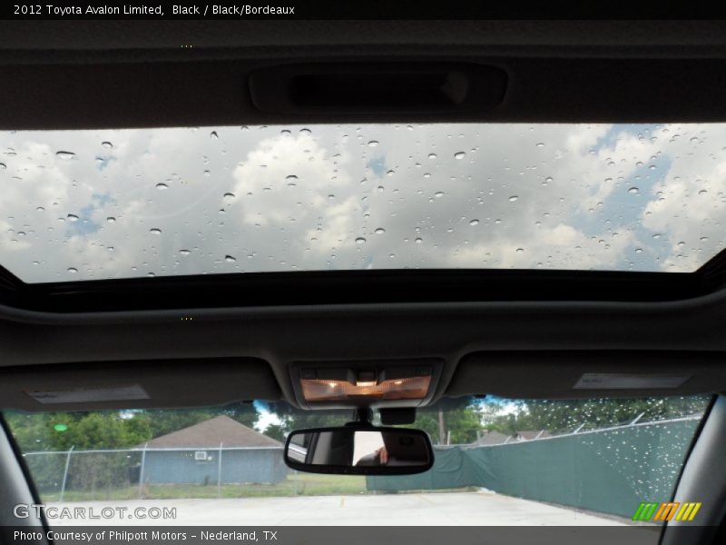 Black / Black/Bordeaux 2012 Toyota Avalon Limited