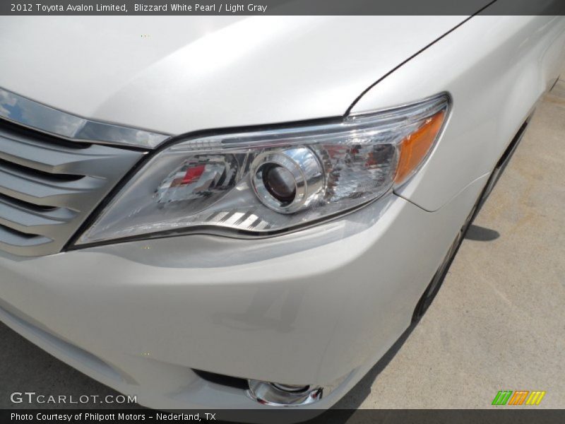 Blizzard White Pearl / Light Gray 2012 Toyota Avalon Limited