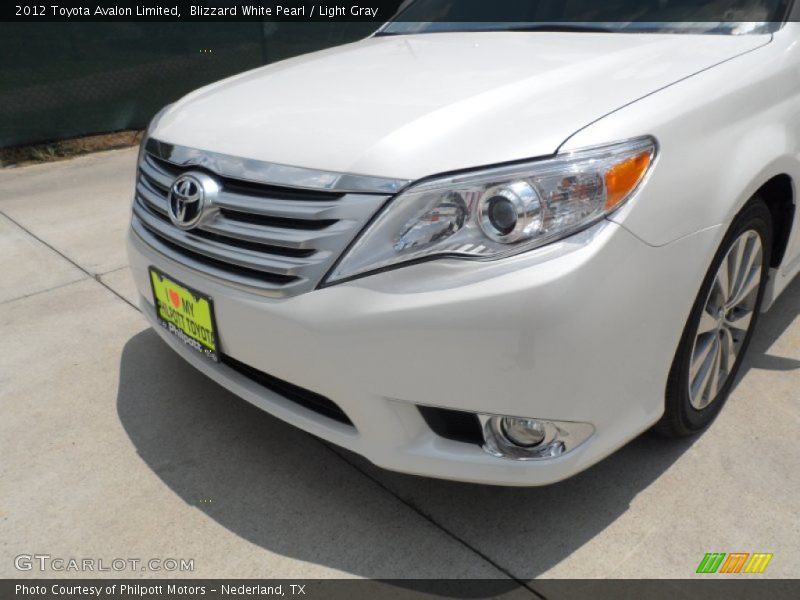 Blizzard White Pearl / Light Gray 2012 Toyota Avalon Limited