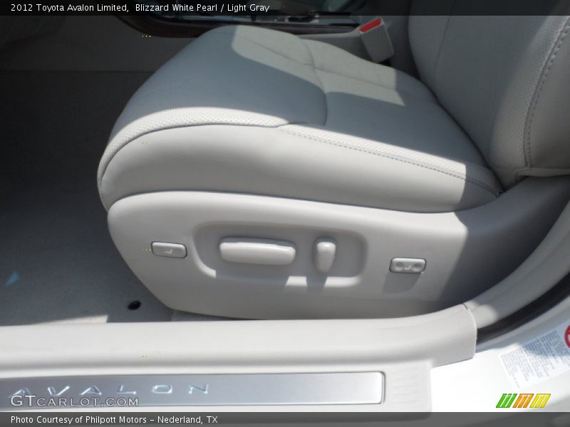 Blizzard White Pearl / Light Gray 2012 Toyota Avalon Limited