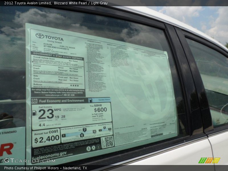 Blizzard White Pearl / Light Gray 2012 Toyota Avalon Limited