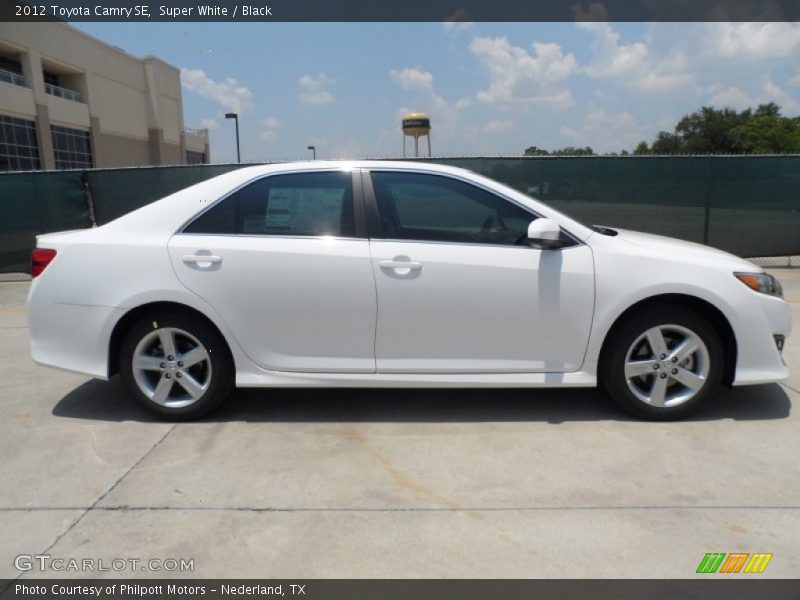 Super White / Black 2012 Toyota Camry SE