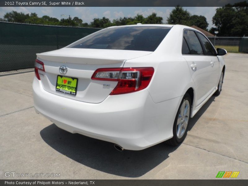 Super White / Black 2012 Toyota Camry SE