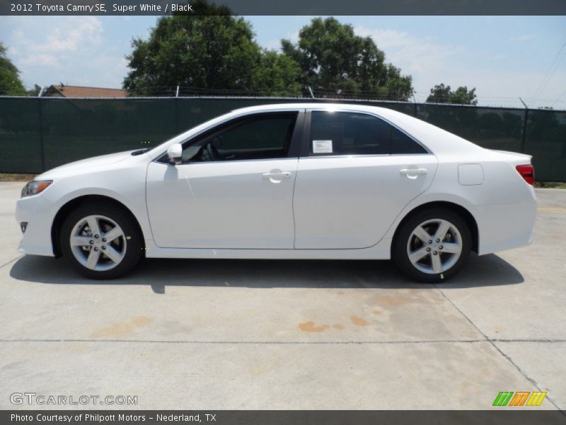 Super White / Black 2012 Toyota Camry SE