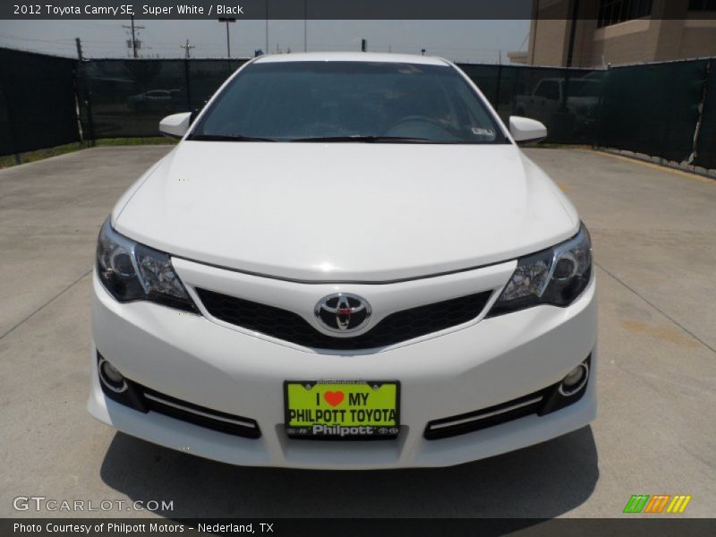 Super White / Black 2012 Toyota Camry SE