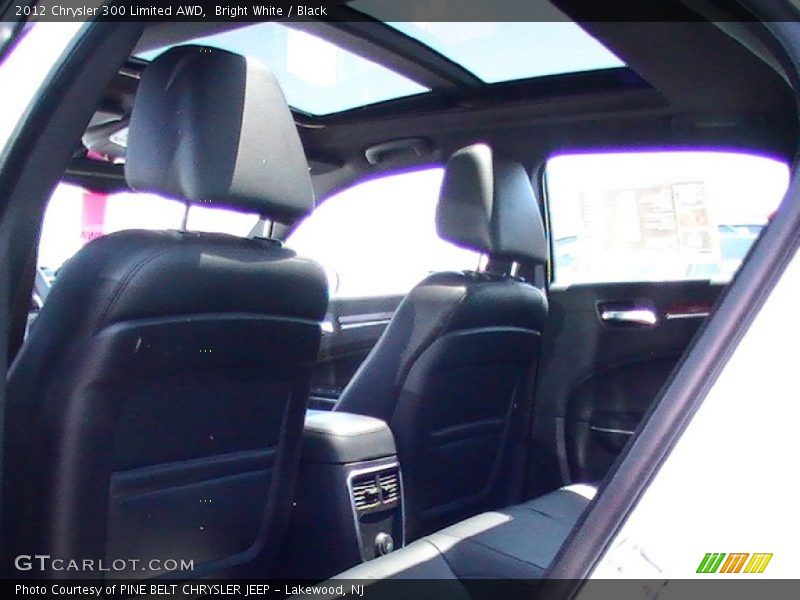 Bright White / Black 2012 Chrysler 300 Limited AWD