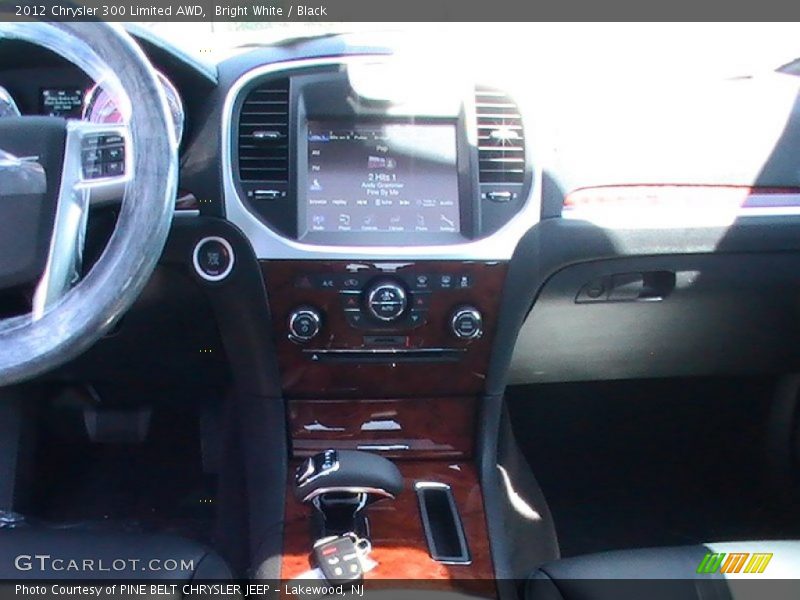 Bright White / Black 2012 Chrysler 300 Limited AWD
