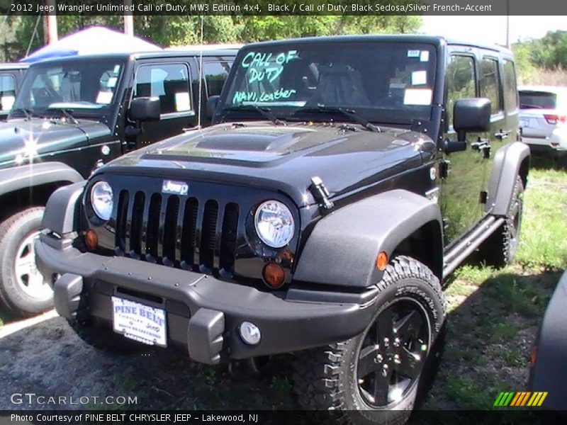 Black / Call of Duty: Black Sedosa/Silver French-Accent 2012 Jeep Wrangler Unlimited Call of Duty: MW3 Edition 4x4