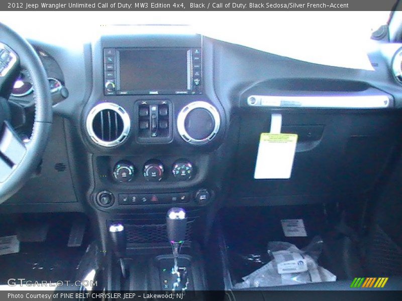 Black / Call of Duty: Black Sedosa/Silver French-Accent 2012 Jeep Wrangler Unlimited Call of Duty: MW3 Edition 4x4