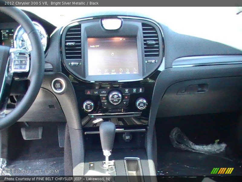 Controls of 2012 300 S V8