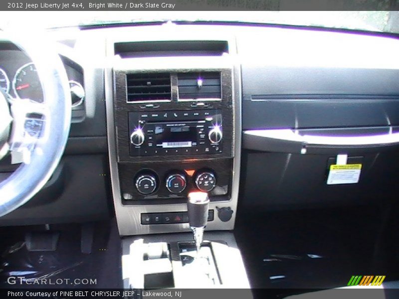Bright White / Dark Slate Gray 2012 Jeep Liberty Jet 4x4