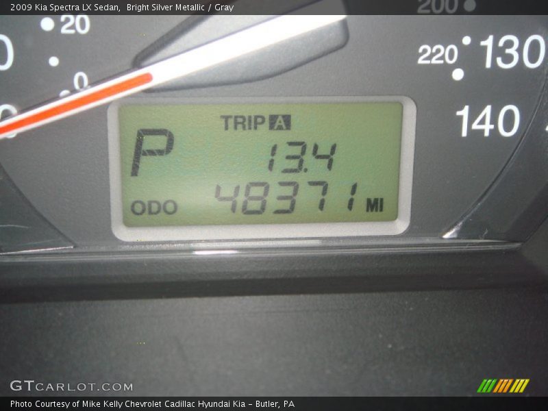 Bright Silver Metallic / Gray 2009 Kia Spectra LX Sedan