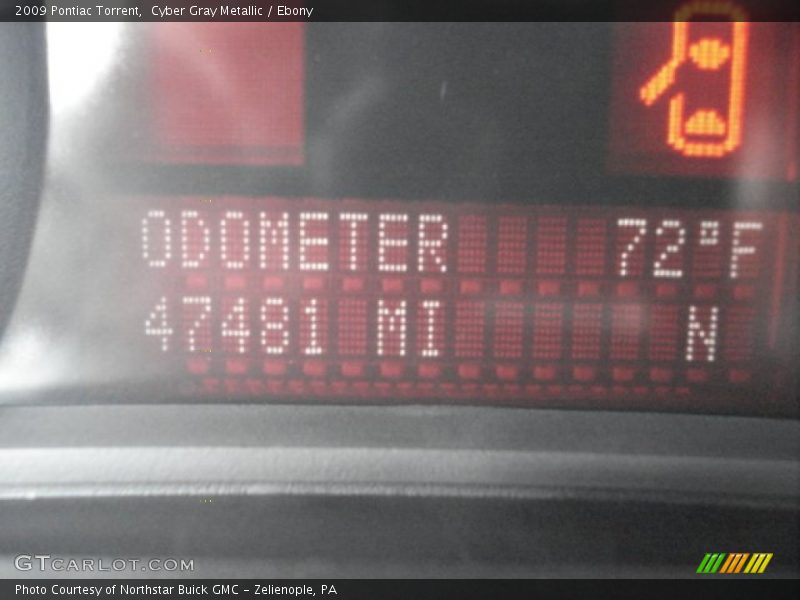 Cyber Gray Metallic / Ebony 2009 Pontiac Torrent