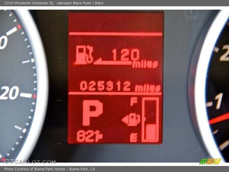 Labrador Black Pearl / Black 2010 Mitsubishi Outlander ES