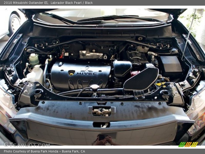 Labrador Black Pearl / Black 2010 Mitsubishi Outlander ES