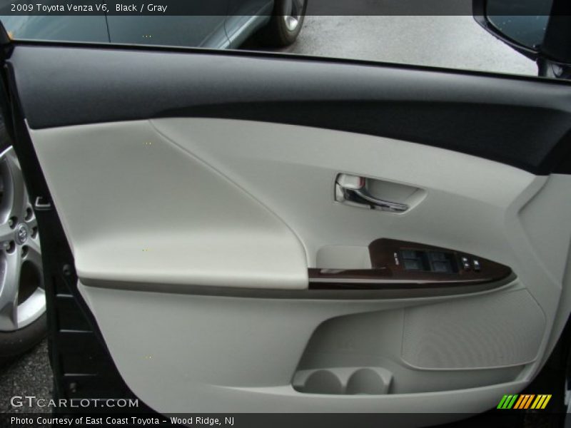 Black / Gray 2009 Toyota Venza V6