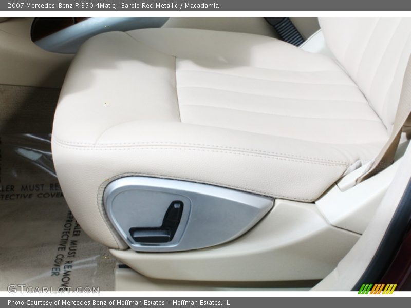 Front Seat of 2007 R 350 4Matic