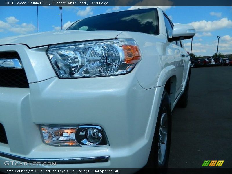 Blizzard White Pearl / Sand Beige 2011 Toyota 4Runner SR5