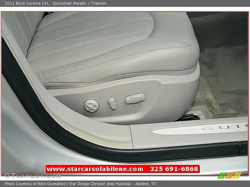 Quicksilver Metallic / Titanium 2011 Buick Lucerne CXL