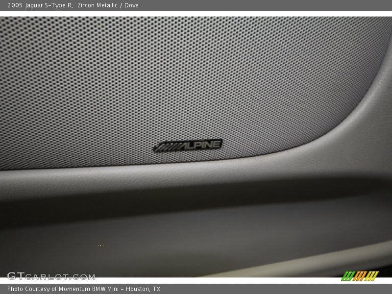 Audio System of 2005 S-Type R