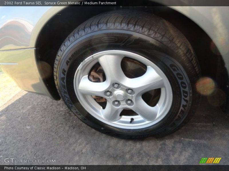 Spruce Green Metallic / Medium Parchment 2002 Ford Taurus SES