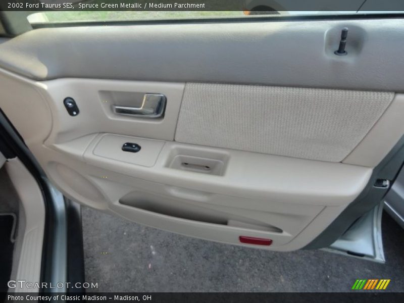 Spruce Green Metallic / Medium Parchment 2002 Ford Taurus SES