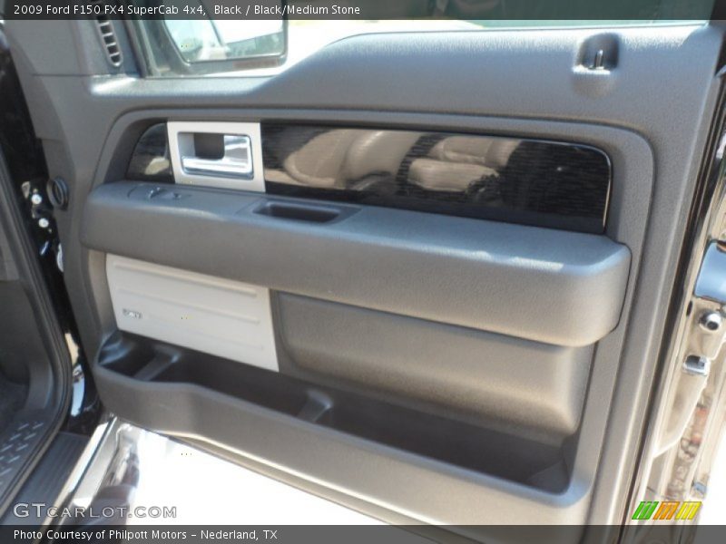 Door Panel of 2009 F150 FX4 SuperCab 4x4