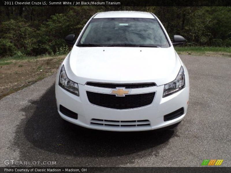 Summit White / Jet Black/Medium Titanium 2011 Chevrolet Cruze LS