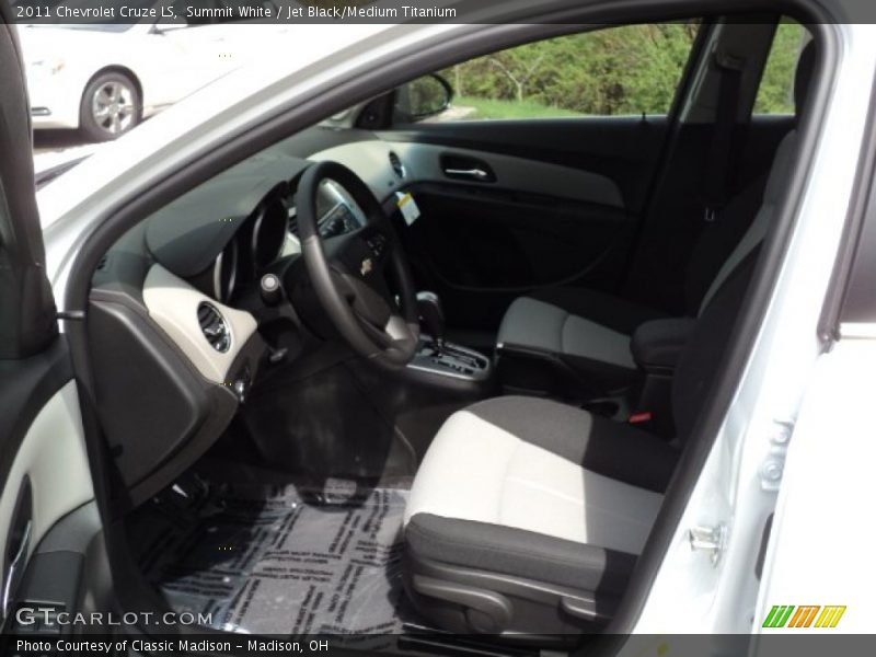 Summit White / Jet Black/Medium Titanium 2011 Chevrolet Cruze LS