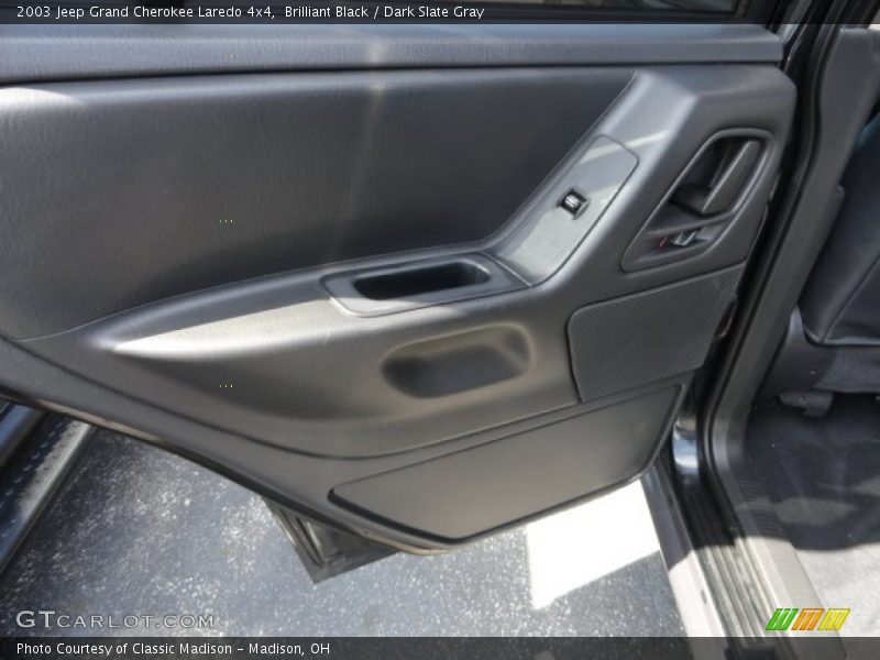 Brilliant Black / Dark Slate Gray 2003 Jeep Grand Cherokee Laredo 4x4