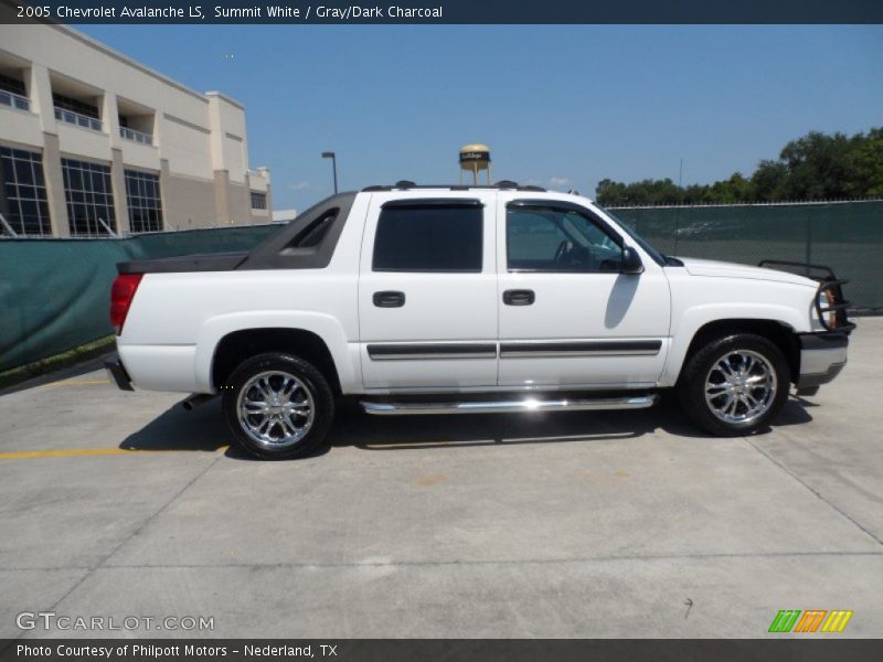 Summit White / Gray/Dark Charcoal 2005 Chevrolet Avalanche LS