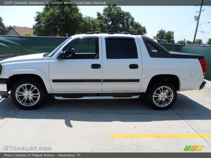 Summit White / Gray/Dark Charcoal 2005 Chevrolet Avalanche LS