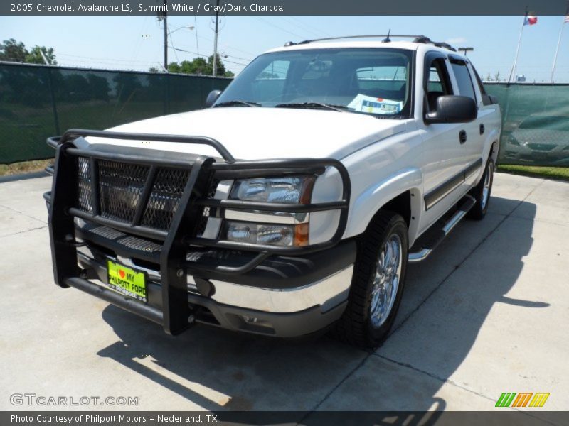 Summit White / Gray/Dark Charcoal 2005 Chevrolet Avalanche LS