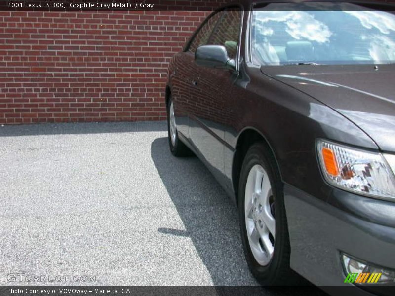 Graphite Gray Metallic / Gray 2001 Lexus ES 300