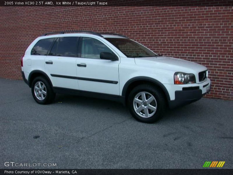 Ice White / Taupe/Light Taupe 2005 Volvo XC90 2.5T AWD
