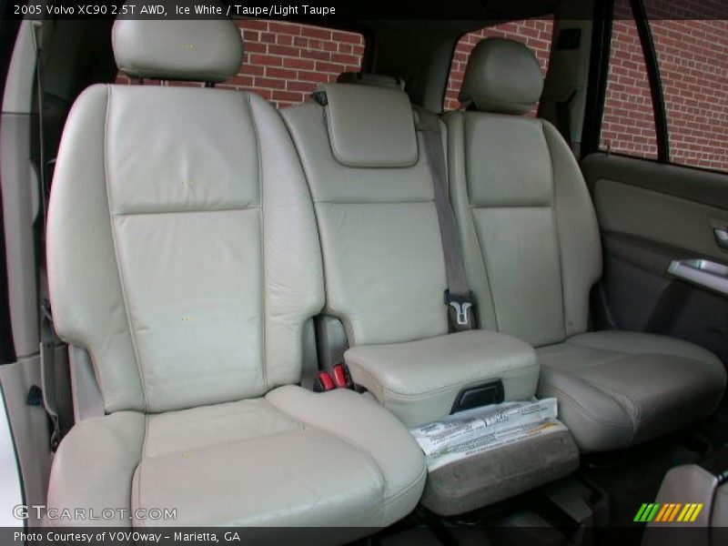 Ice White / Taupe/Light Taupe 2005 Volvo XC90 2.5T AWD
