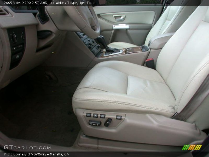 Ice White / Taupe/Light Taupe 2005 Volvo XC90 2.5T AWD