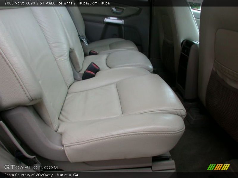 Ice White / Taupe/Light Taupe 2005 Volvo XC90 2.5T AWD