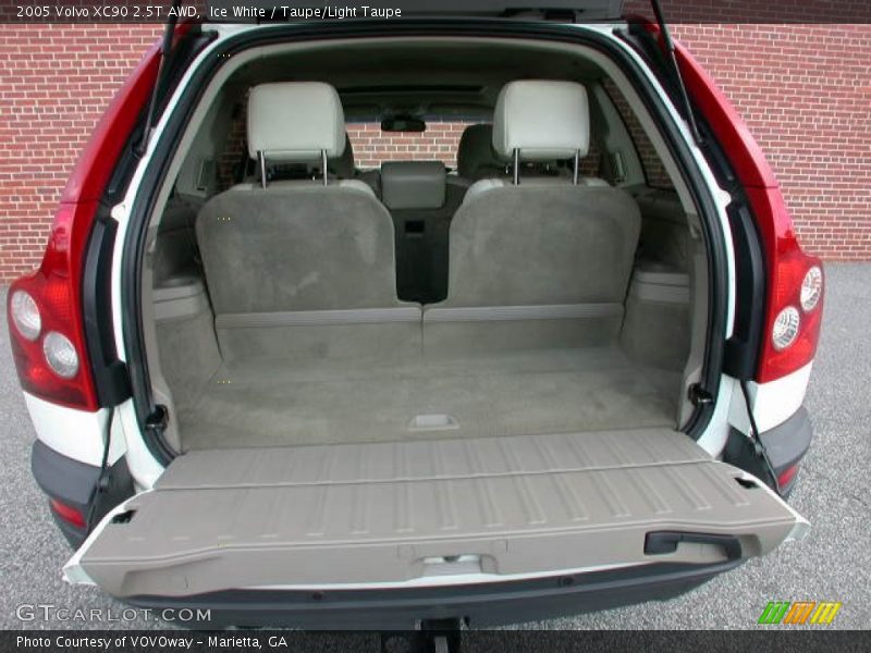 Ice White / Taupe/Light Taupe 2005 Volvo XC90 2.5T AWD