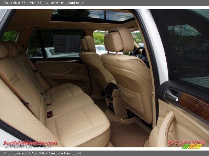 Alpine White / Sand Beige 2011 BMW X5 xDrive 35i