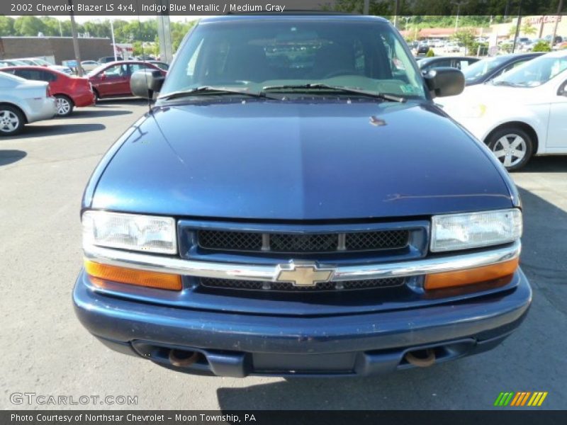 Indigo Blue Metallic / Medium Gray 2002 Chevrolet Blazer LS 4x4