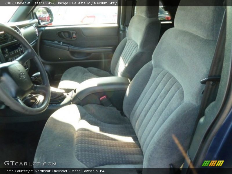 Indigo Blue Metallic / Medium Gray 2002 Chevrolet Blazer LS 4x4